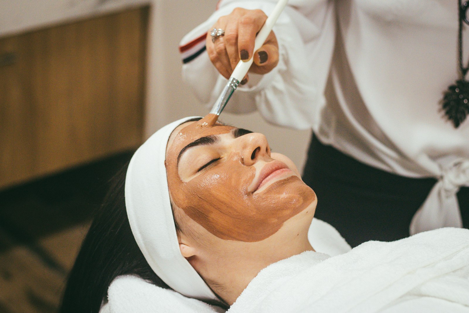 Trattamento viso professionale in cabina estetica